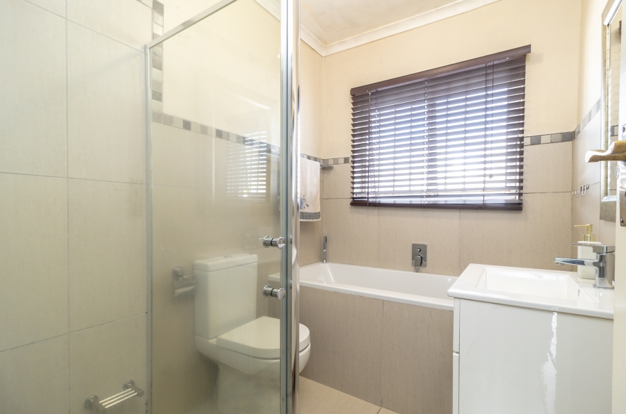 2 Bedroom Property for Sale in Pinelands Western Cape